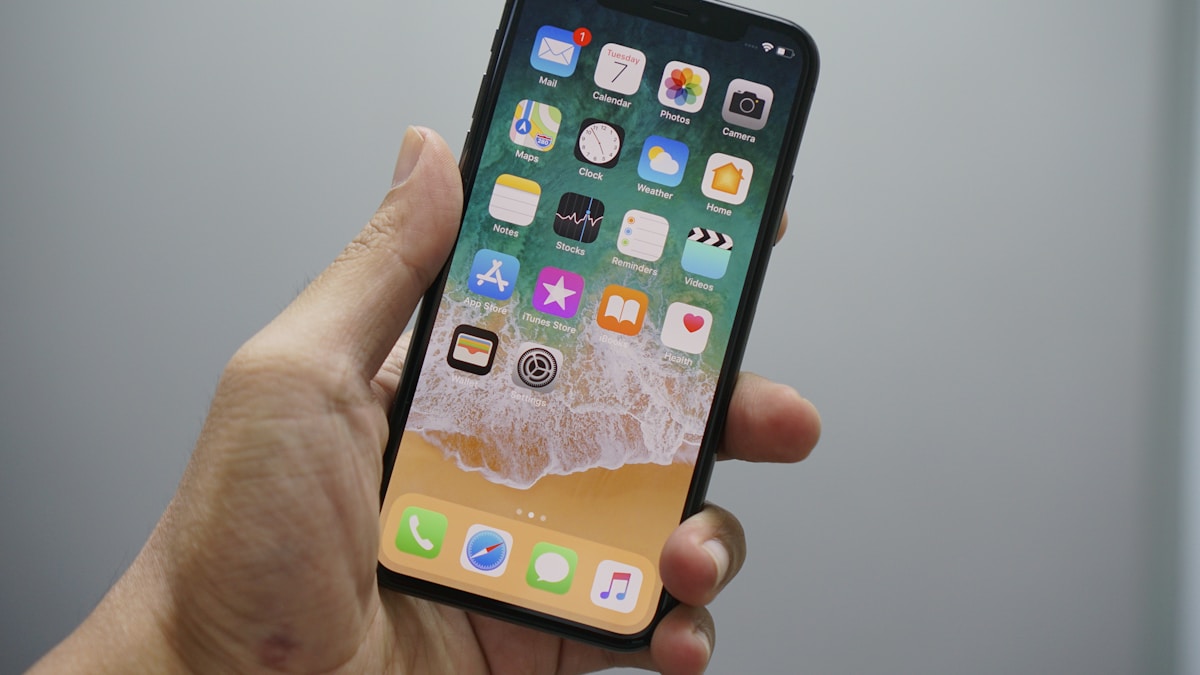 Claude CodeがiOSシミュレータを直接操作 | アプリの「目視確認」までAIの仕事に