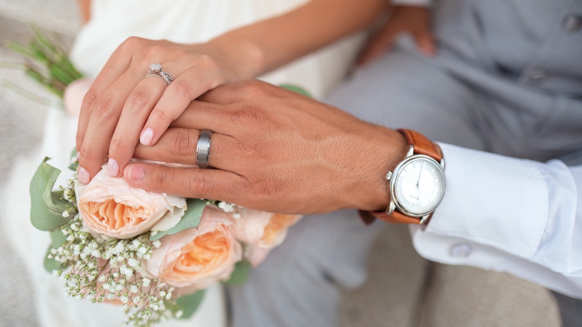 AI時代の結婚 | 4人に1人がアプリで出会う国で、仲人はアルゴリズムになった